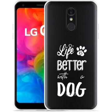 LG Q7 Hoesje Life Is Better With a Dog - wit