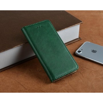 P.C.K. Hoesje/Boekhoesje/Bookcase/Book Groen met magneet sluiting geschikt voor Apple iPhone 7