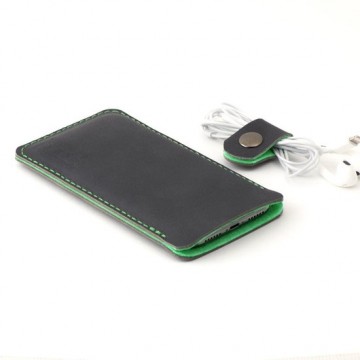 JACCET iPhone 8 Plus sleeve - antraciet/zwart leer met groen wolvilt - Handgemaakt in Nederland