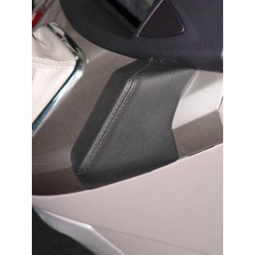 Kuda console Mitsubishi Grandis 4/04